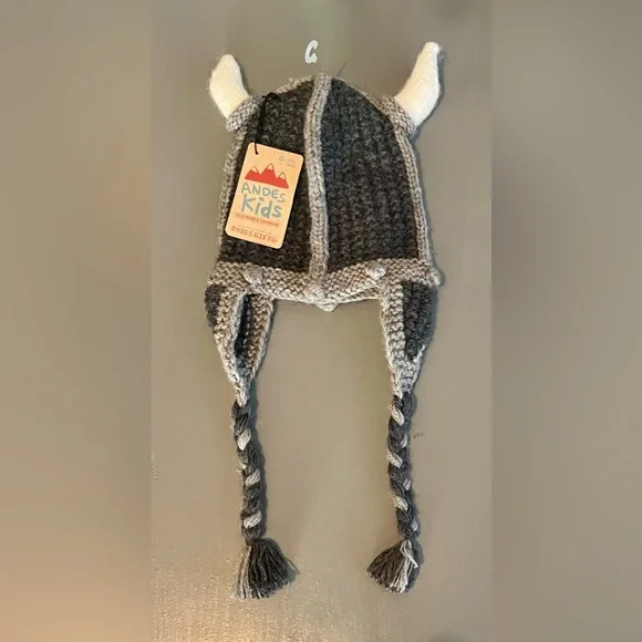 NWT ANDES GIFTS IMPORTED HAND KNITTED, REAL 🦙 FUR VIKING BEANIE! IN GRAY 4 KIDS - Picture 2 of 8
